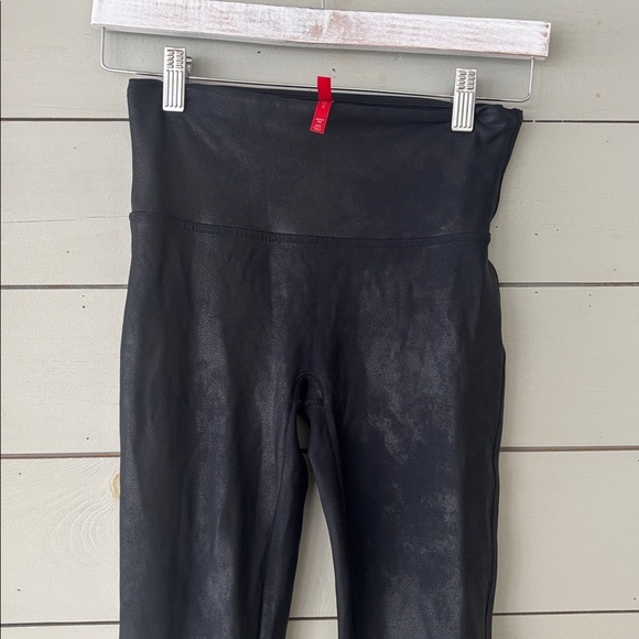 SPANX Faux Leather Leggings - Picture 4 of 7